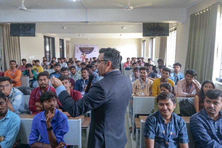 Mr. Ashish Suri and Ms. Jinal Doshi visited Parul University under visiting delegates program